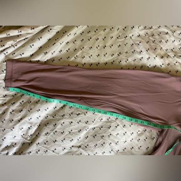 Lululemon Align Leggings in Twilight Rose - Picture 3 of 4